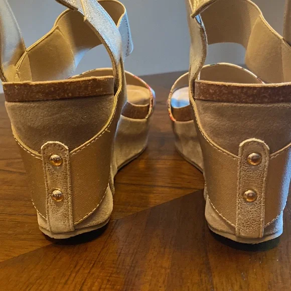 New In Box Beautiful Nature Breeze Heels Size 10 - Picture 5 of 9